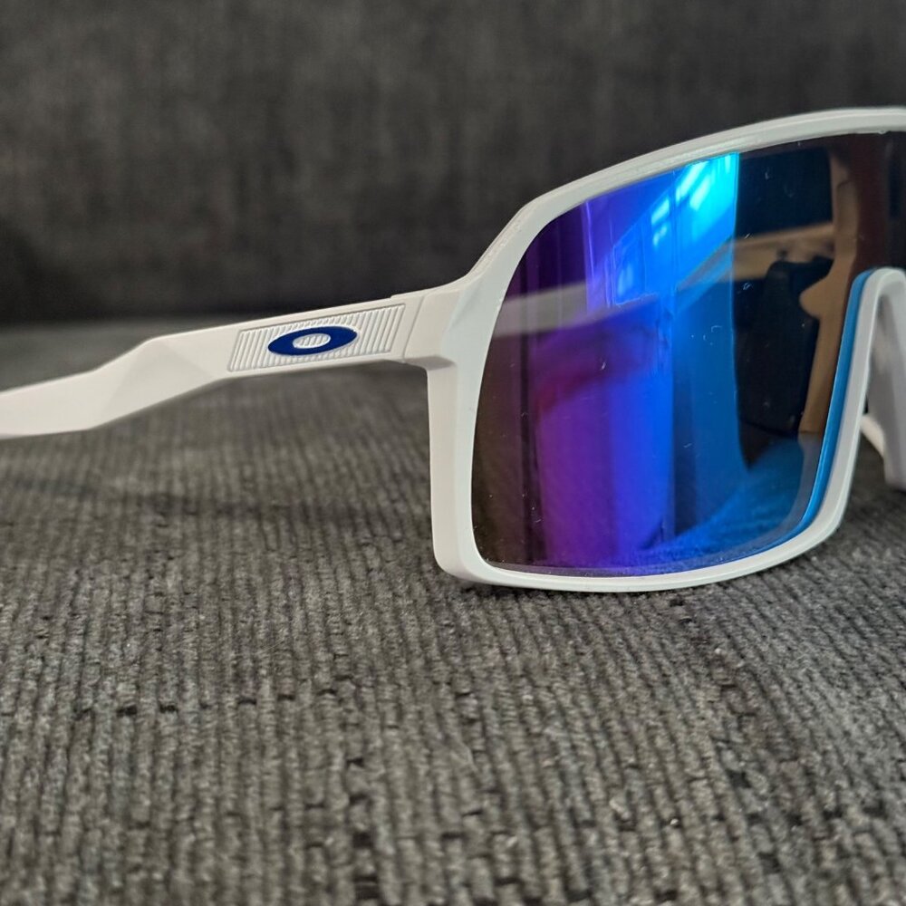 (OO9406) Oakley Sutro PRIZM Polarized White Frame - Picture 3 of 12